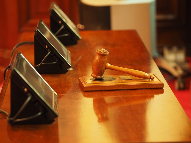 judge stand gavel