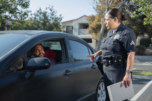 officer traffic stop